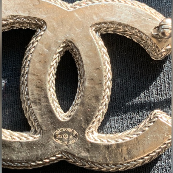 New CHANEL 🖤 Pin Brooch Silver Tone Black Pink Green Gray Blue Tan Tweed Thread - Picture 11 of 16